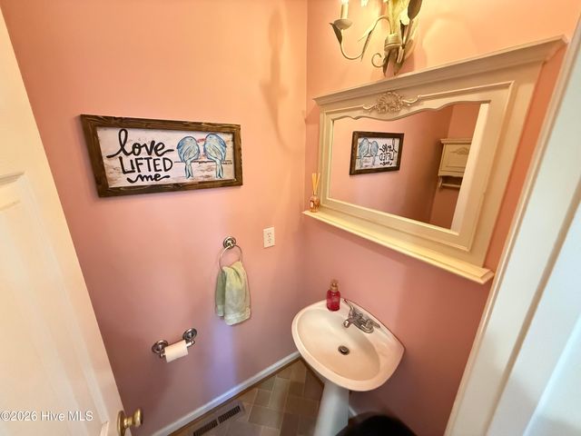 103 Ridgecrest Drive, Mount Olive, NC 28365