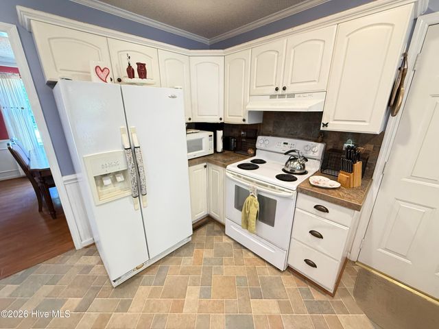 103 Ridgecrest Drive, Mount Olive, NC 28365