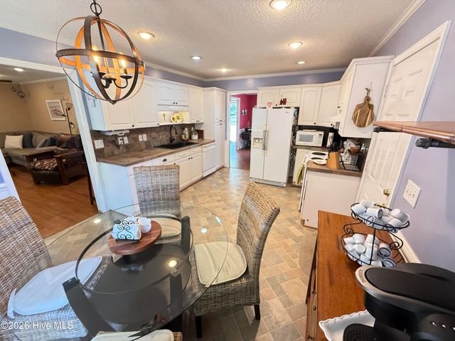 103 Ridgecrest Drive, Mount Olive, NC 28365