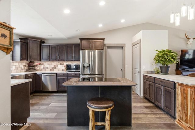 858 E Maple PL, Hayden, ID 83835