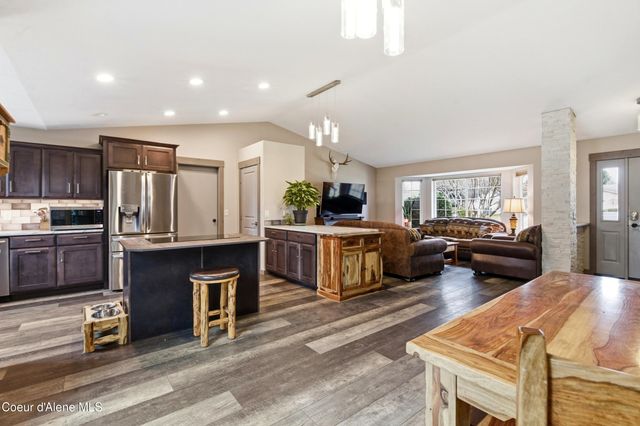 858 E Maple PL, Hayden, ID 83835