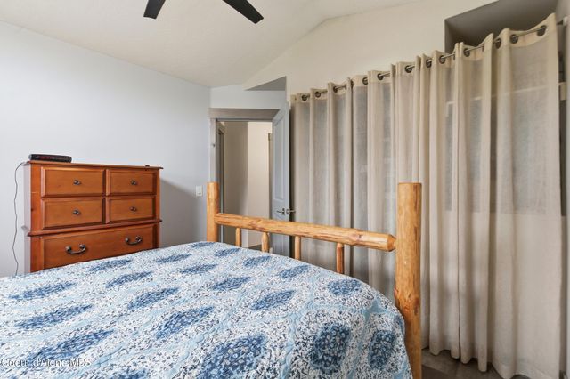 858 E Maple PL, Hayden, ID 83835