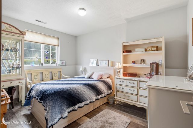 858 E Maple PL, Hayden, ID 83835