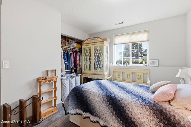 858 E Maple PL, Hayden, ID 83835