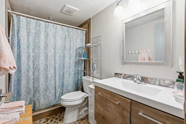 858 E Maple PL, Hayden, ID 83835