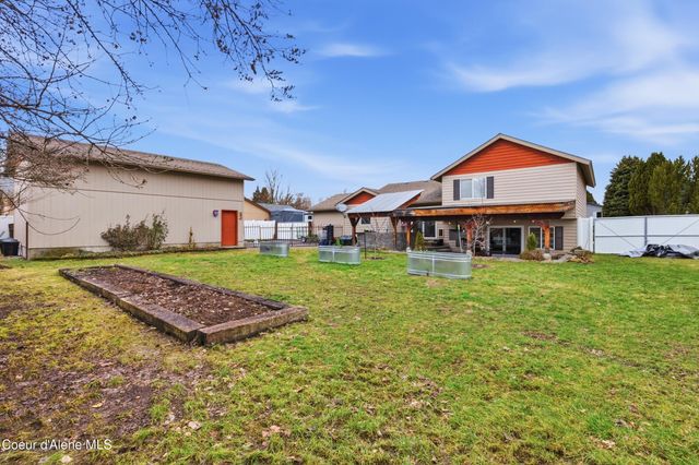 858 E Maple PL, Hayden, ID 83835