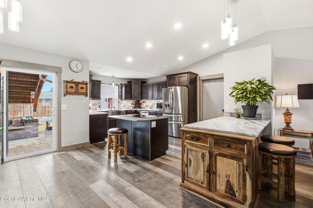 858 E Maple PL, Hayden, ID 83835