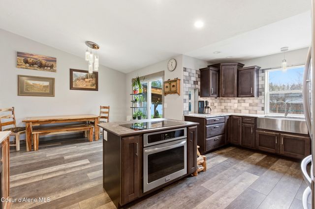 858 E Maple PL, Hayden, ID 83835