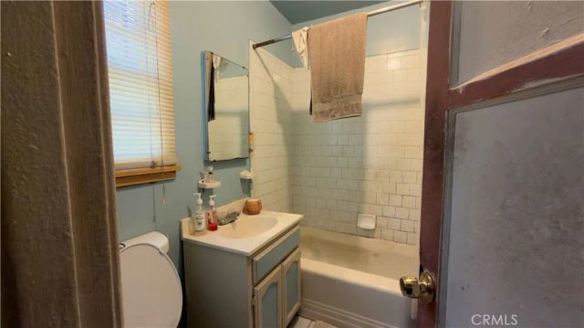 1352 W 60th, Los Angeles, CA 90044