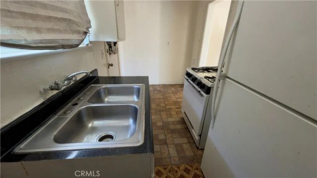 1352 W 60th, Los Angeles, CA 90044