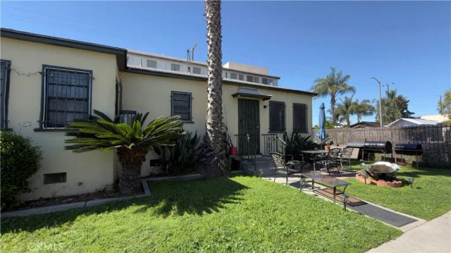 1352 W 60th, Los Angeles, CA 90044