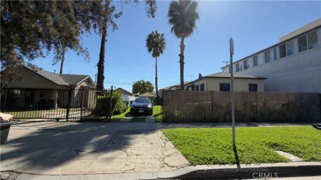 1352 W 60th, Los Angeles, CA 90044