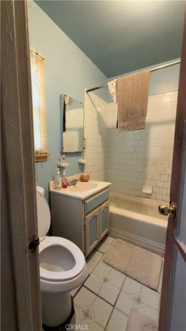 1352 W 60th, Los Angeles, CA 90044