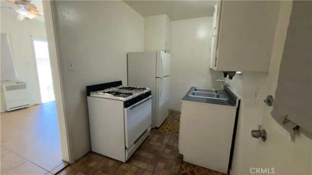 1352 W 60th, Los Angeles, CA 90044