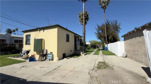 1352 W 60th, Los Angeles, CA 90044