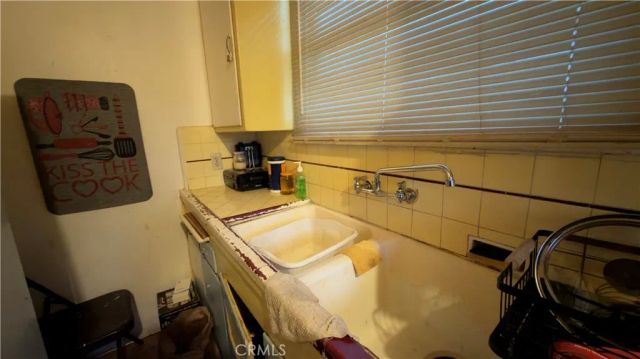 1352 W 60th, Los Angeles, CA 90044