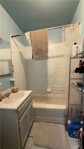 1352 W 60th, Los Angeles, CA 90044