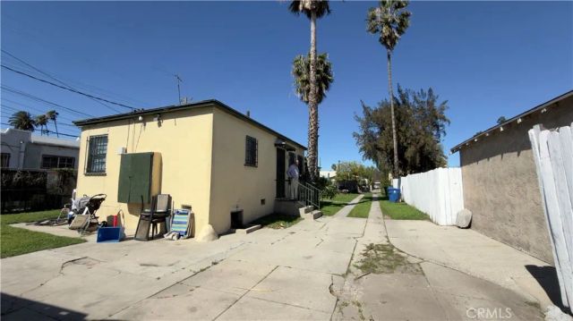 1352 W 60th, Los Angeles, CA 90044
