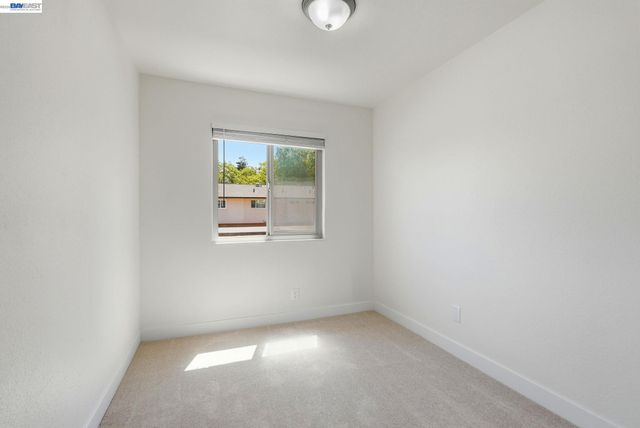 27540 Ponderosa Ct, Hayward, CA 94545