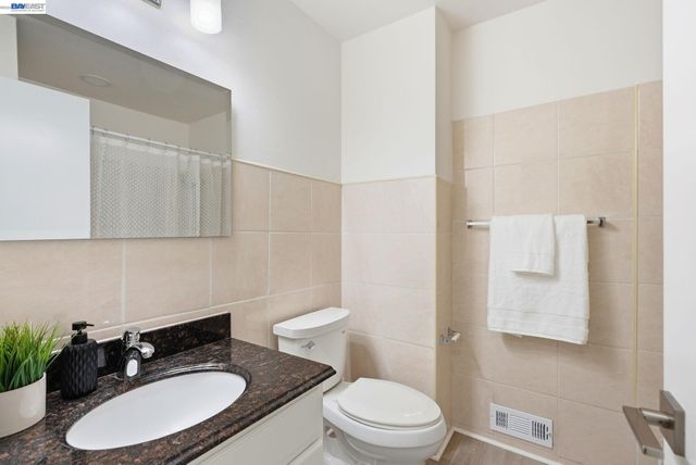 27540 Ponderosa Ct, Hayward, CA 94545