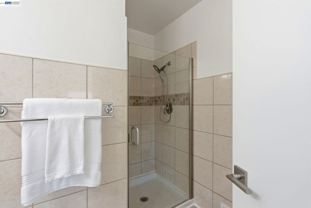 27540 Ponderosa Ct, Hayward, CA 94545