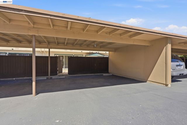 27540 Ponderosa Ct, Hayward, CA 94545