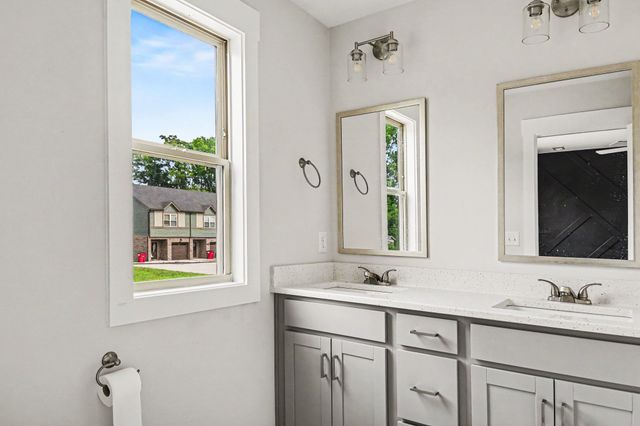 109 B Adkins St, Clarksville, TN 37042