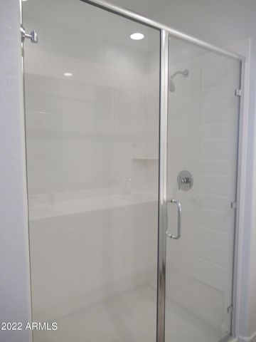 8911 W BETHANY HEIGHTS Drive, Glendale, AZ 85305