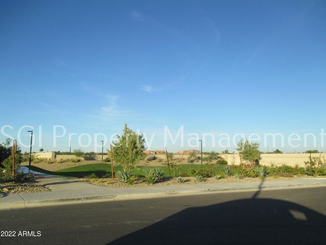 8911 W BETHANY HEIGHTS Drive, Glendale, AZ 85305
