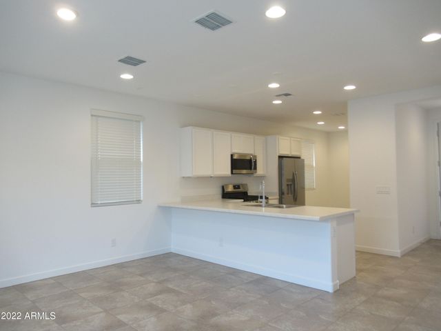 8911 W BETHANY HEIGHTS Drive, Glendale, AZ 85305