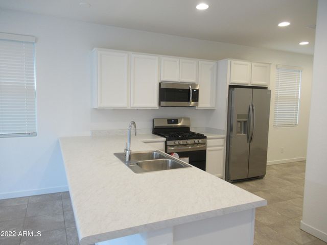 8911 W BETHANY HEIGHTS Drive, Glendale, AZ 85305