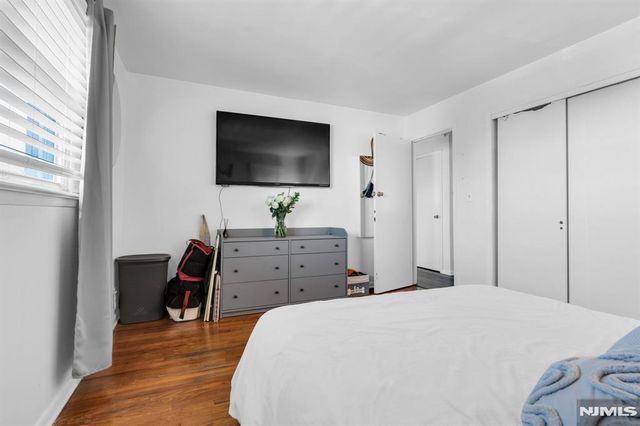 321 Farnham Avenue, Lodi, NJ 07644