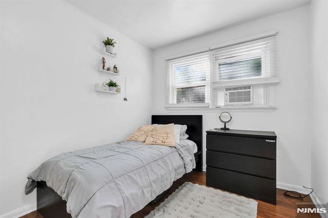 321 Farnham Avenue, Lodi, NJ 07644