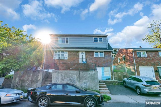 321 Farnham Avenue, Lodi, NJ 07644