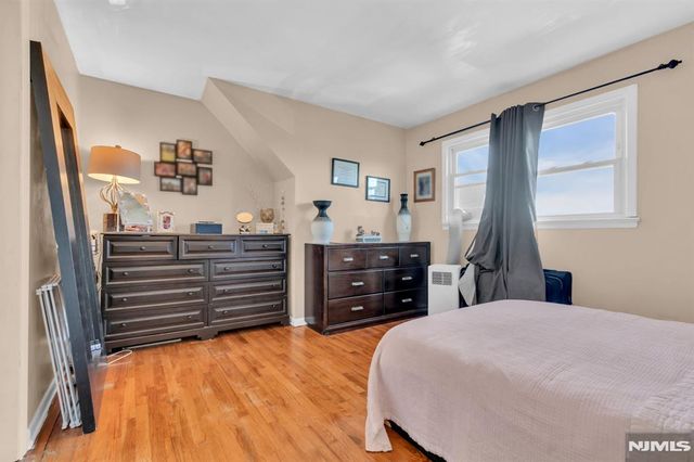 321 Farnham Avenue, Lodi, NJ 07644