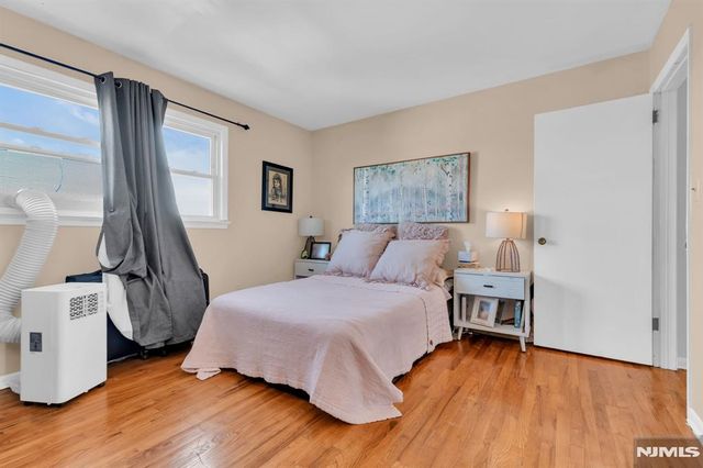321 Farnham Avenue, Lodi, NJ 07644