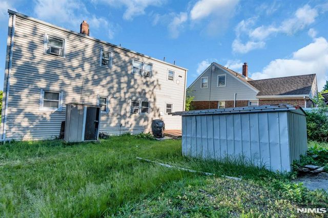 321 Farnham Avenue, Lodi, NJ 07644