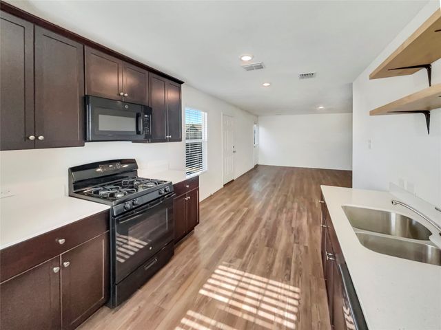 1804 Barrie Way, Crandall, TX 75114