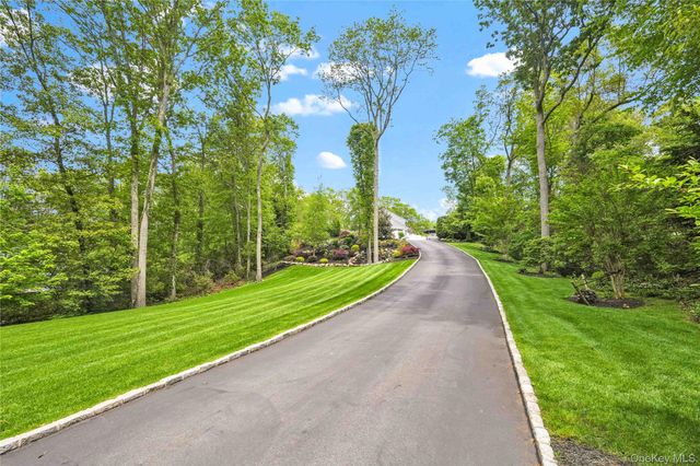 69 Bankside Drive, Centerport, NY 11721