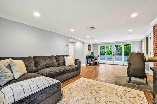 69 Bankside Drive, Centerport, NY 11721