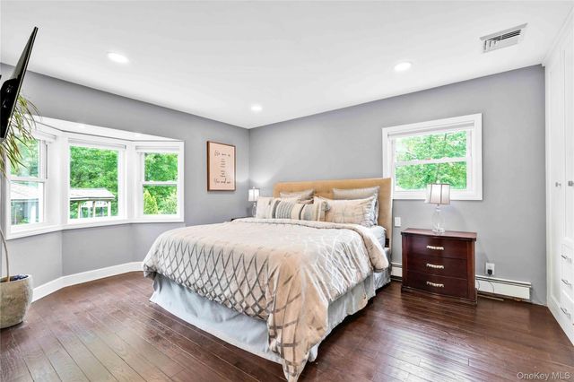 69 Bankside Drive, Centerport, NY 11721