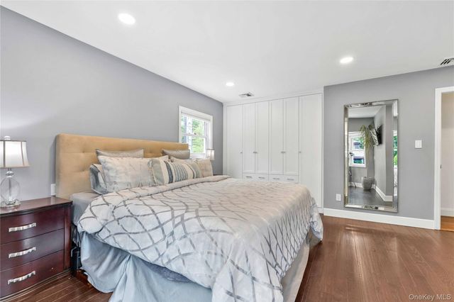 69 Bankside Drive, Centerport, NY 11721