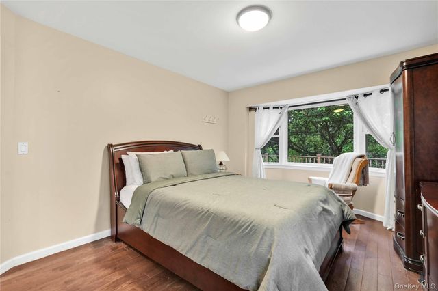 69 Bankside Drive, Centerport, NY 11721