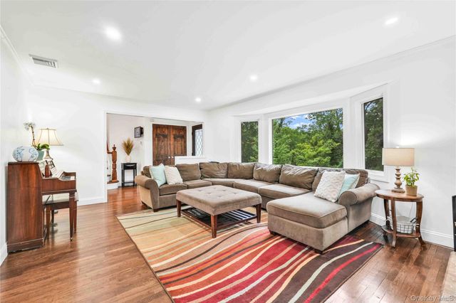 69 Bankside Drive, Centerport, NY 11721