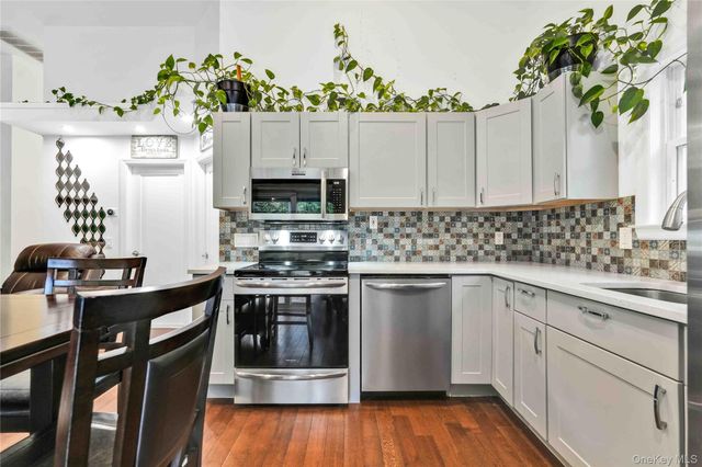 69 Bankside Drive, Centerport, NY 11721