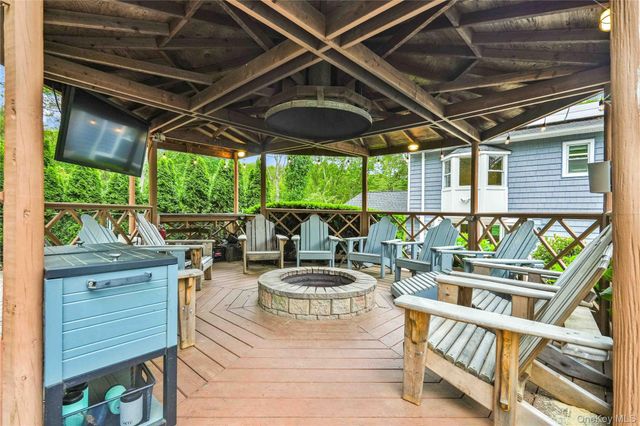 69 Bankside Drive, Centerport, NY 11721