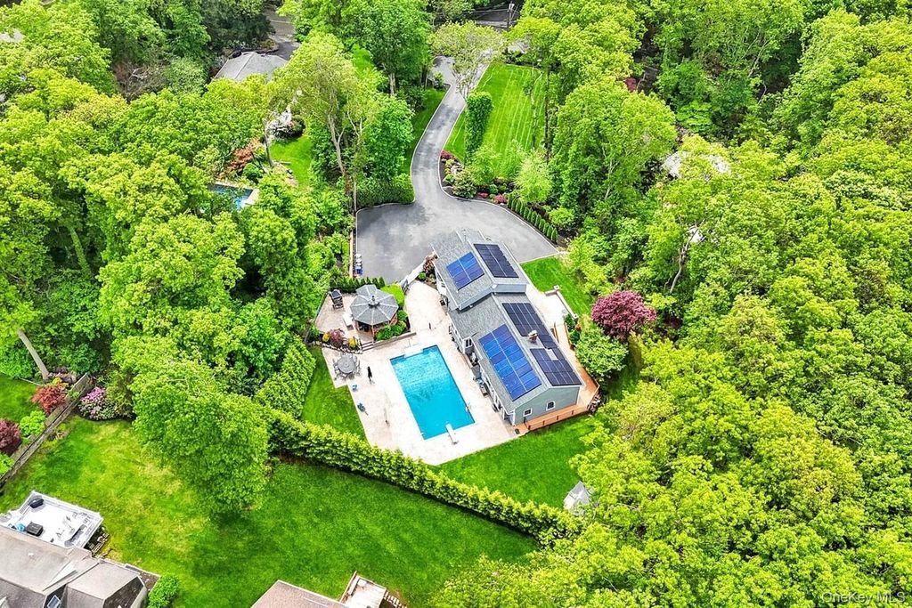 69 Bankside Drive, Centerport, NY 11721