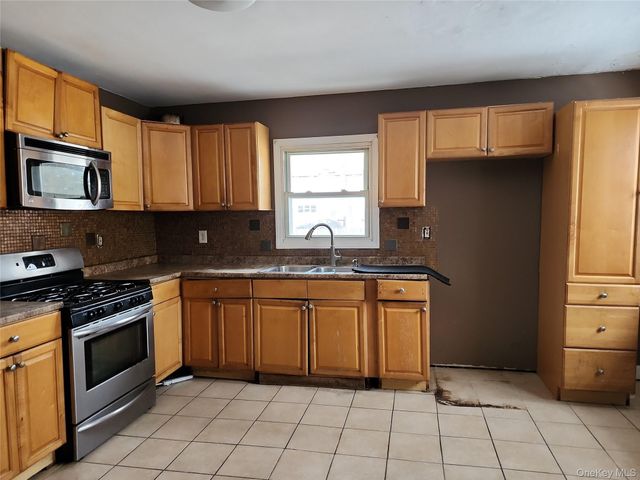 34 Pineview Boulevard, Central Islip, NY 11722