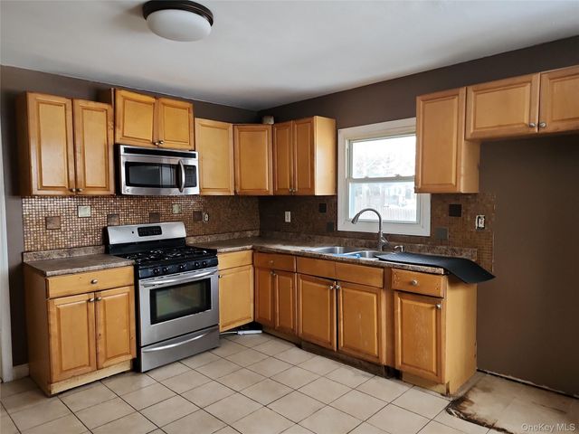 34 Pineview Boulevard, Central Islip, NY 11722