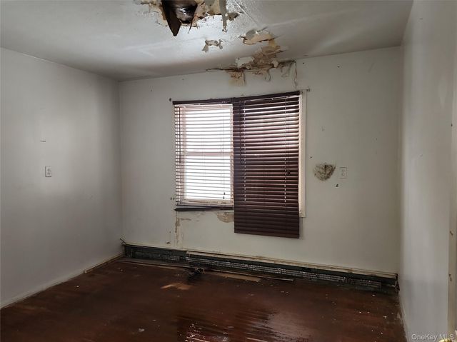 34 Pineview Boulevard, Central Islip, NY 11722